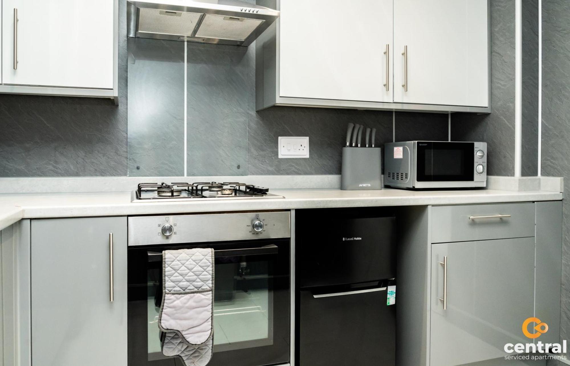 Central Serviced Apartments - 2 Bedroom - Free Street Parking - Fast Wifi - Smart Tvs In All Rooms - Ground Level - Family Neighbourhood - 3 X Double Beds - Heating 24-7 - Trade Stays - Weekly & Monthly Offers Dundee Exterior foto