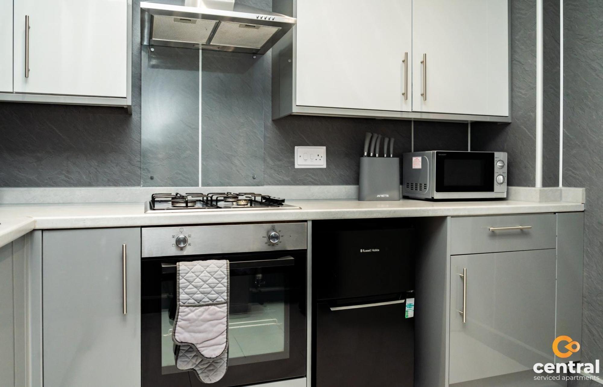 Central Serviced Apartments - 2 Bedroom - Free Street Parking - Fast Wifi - Smart Tvs In All Rooms - Ground Level - Family Neighbourhood - 3 X Double Beds - Heating 24-7 - Trade Stays - Weekly & Monthly Offers Dundee Exterior foto