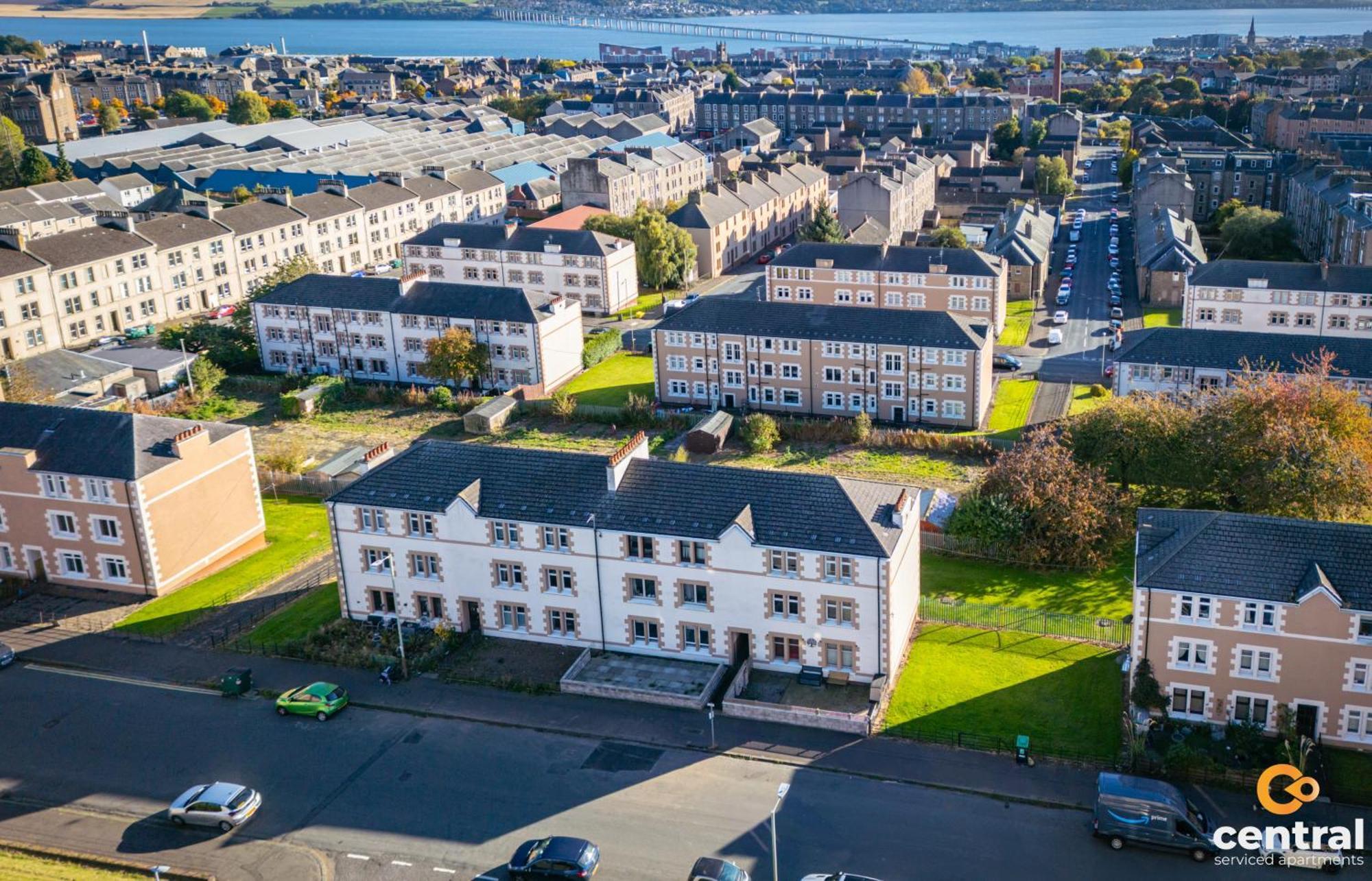 Central Serviced Apartments - 2 Bedroom - Free Street Parking - Fast Wifi - Smart Tvs In All Rooms - Ground Level - Family Neighbourhood - 3 X Double Beds - Heating 24-7 - Trade Stays - Weekly & Monthly Offers Dundee Exterior foto